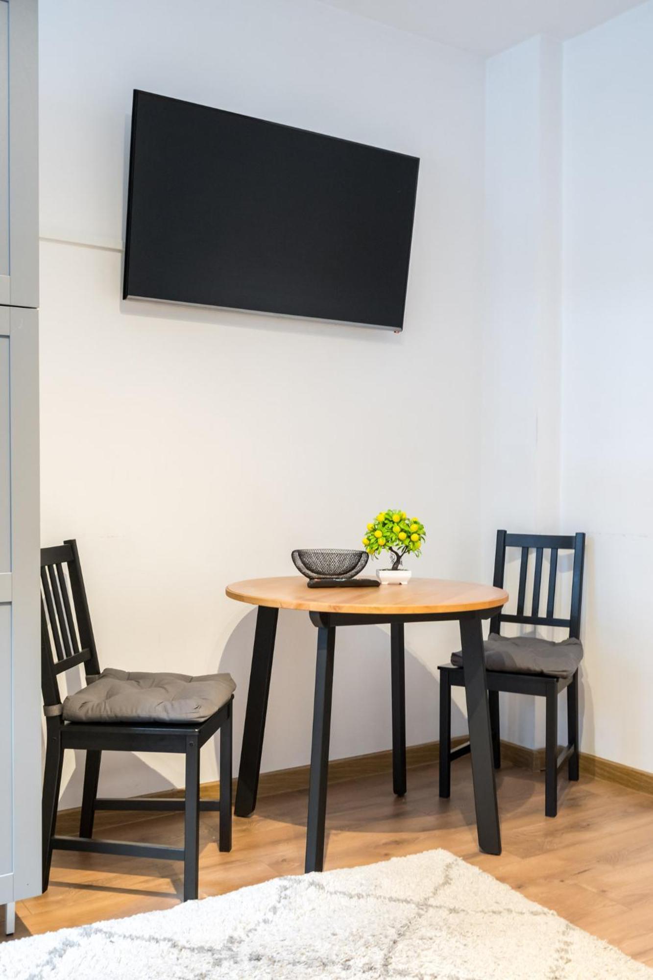 Black Rose Apartment