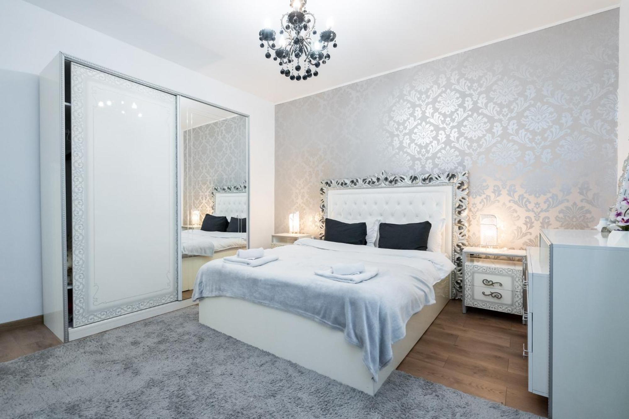 Black Rose Apartment *